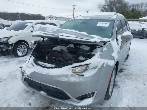 2C4RC1EG3HR500567 2017 CHRYSLER PACIFICA - Image 2