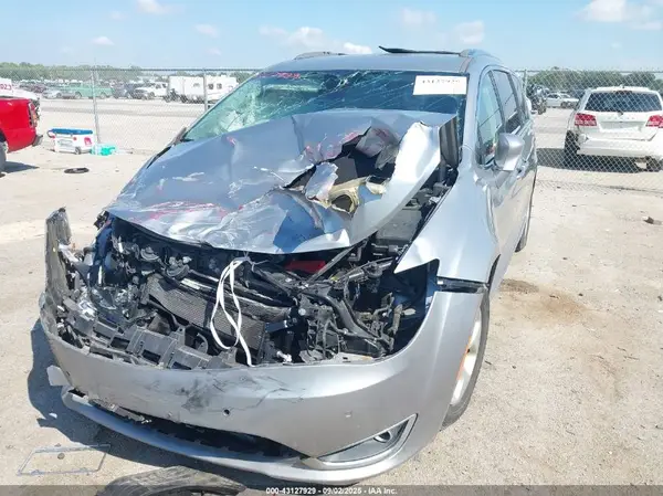 2C4RC1EG3HR506398 2017 CHRYSLER PACIFICA - Image 2
