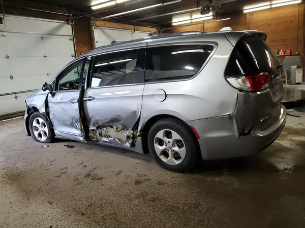 2C4RC1EG3HR529681 2017 CHRYSLER PACIFICA - Image 2