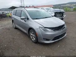 2C4RC1EG3HR531057 2017 CHRYSLER PACIFICA