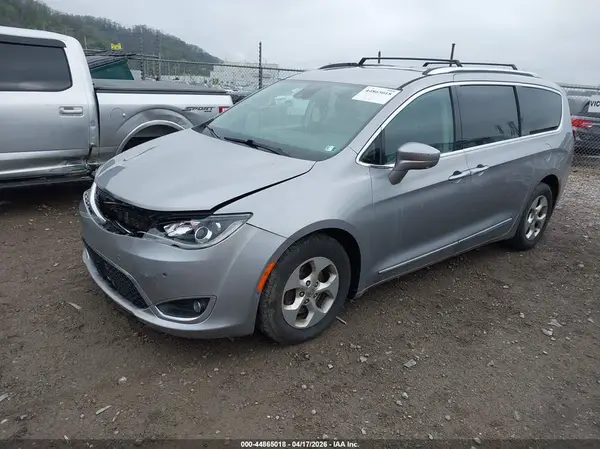 2C4RC1EG3HR531057 2017 CHRYSLER PACIFICA - Image 2