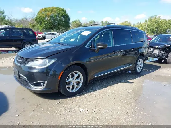 2C4RC1EG3HR533360 2017 CHRYSLER PACIFICA - Image 2