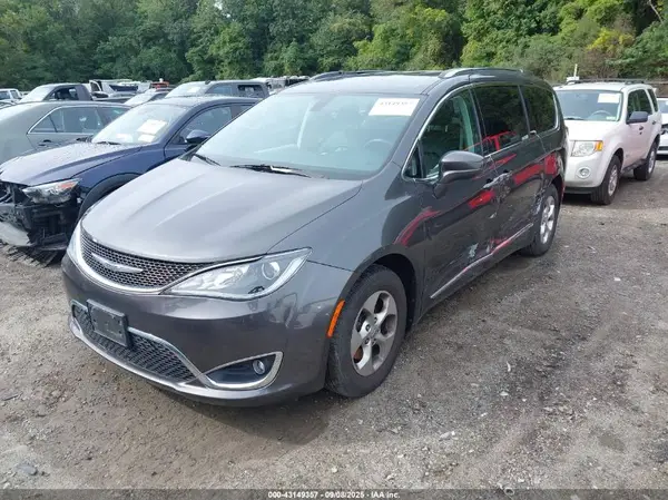 2C4RC1EG3HR534542 2017 CHRYSLER PACIFICA - Image 2