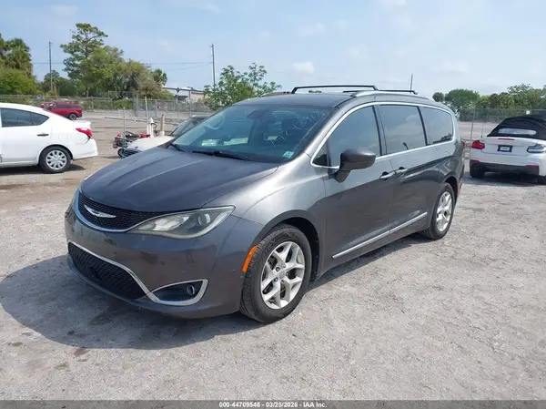2C4RC1EG3HR538915 2017 CHRYSLER PACIFICA - Image 2