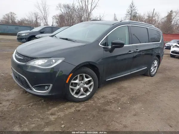 2C4RC1EG3HR555861 2017 CHRYSLER PACIFICA - Image 2