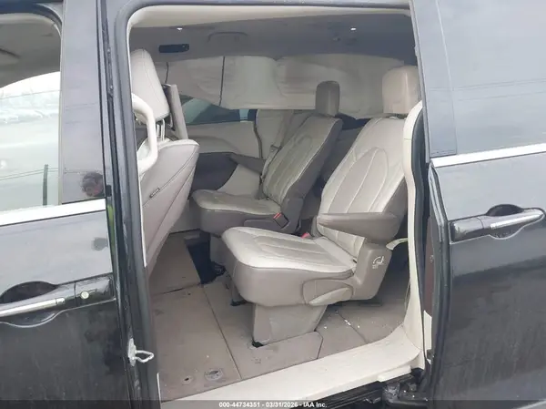 2C4RC1EG3HR555861 2017 CHRYSLER PACIFICA - Image 8