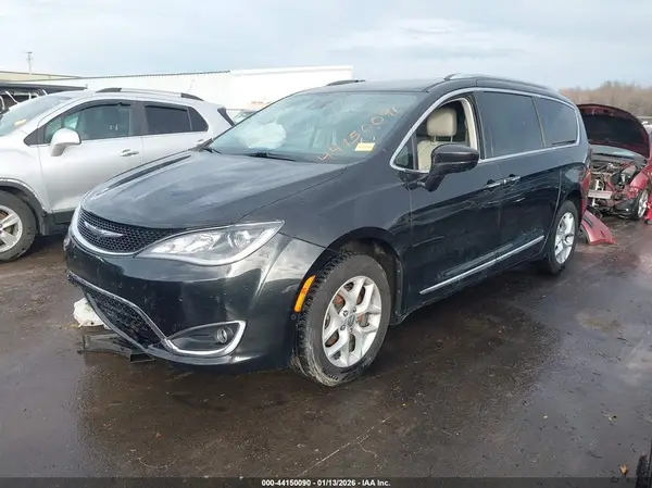 2C4RC1EG3HR566195 2017 CHRYSLER PACIFICA - Image 2