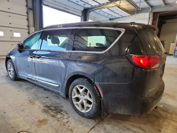 2C4RC1EG3HR570179 2017 CHRYSLER PACIFICA - Image 2