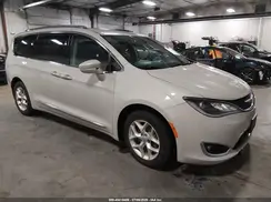 2C4RC1EG3HR585569 2017 CHRYSLER PACIFICA