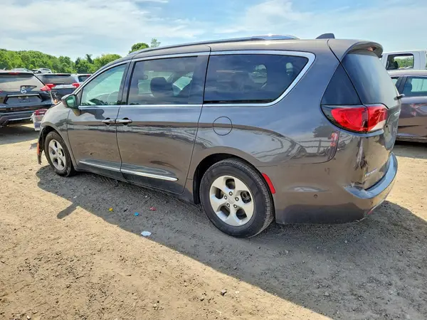 2C4RC1EG3HR628114 2017 CHRYSLER PACIFICA - Image 2