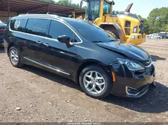 2C4RC1EG3HR633362 2017 CHRYSLER PACIFICA