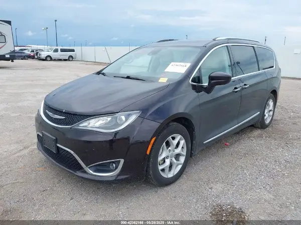 2C4RC1EG3HR634883 2017 CHRYSLER PACIFICA - Image 2