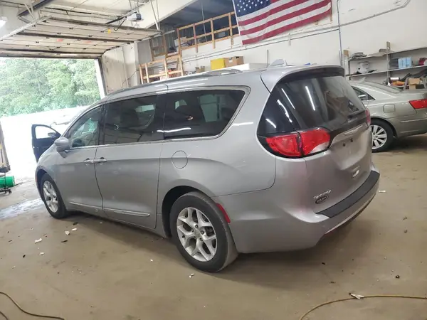 2C4RC1EG3HR635726 2017 CHRYSLER PACIFICA - Image 2