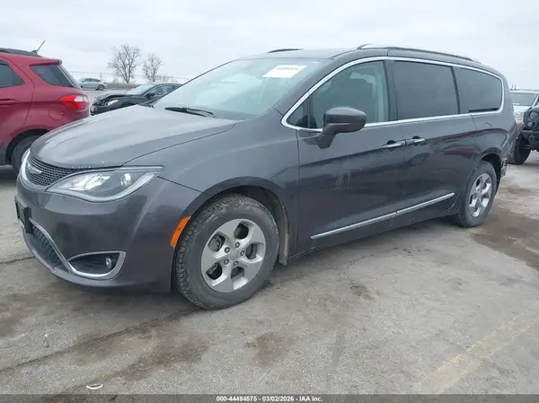 2C4RC1EG3HR653305 2017 CHRYSLER PACIFICA - Image 2