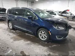 2C4RC1EG3HR656267 2017 CHRYSLER PACIFICA