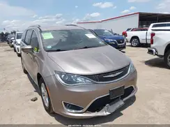 2C4RC1EG3HR683873 2017 CHRYSLER PACIFICA