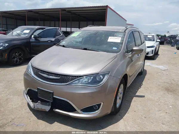 2C4RC1EG3HR683873 2017 CHRYSLER PACIFICA - Image 2