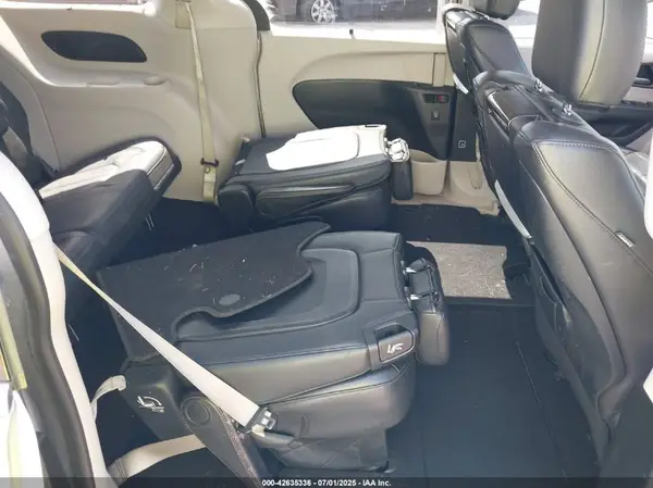 2C4RC1EG3HR704804 2017 CHRYSLER PACIFICA - Image 8
