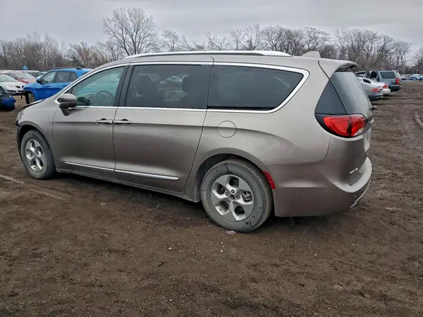 2C4RC1EG3HR705628 2017 CHRYSLER PACIFICA - Image 2