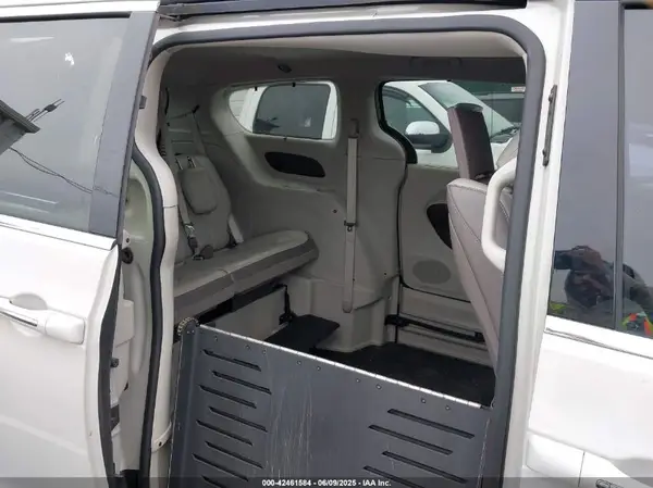 2C4RC1EG3HR720775 2017 CHRYSLER PACIFICA - Image 8