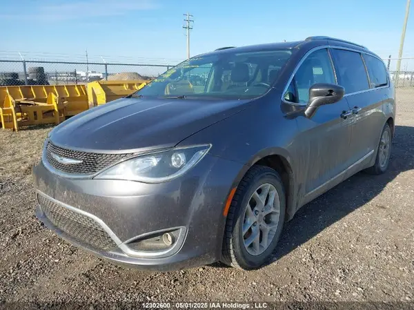 2C4RC1EG3HR733607 2017 CHRYSLER PACIFICA - Image 2