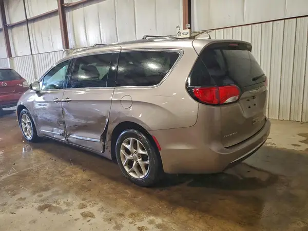 2C4RC1EG3HR752903 2017 CHRYSLER PACIFICA - Image 2