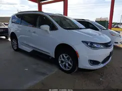 2C4RC1EG3HR796156 2017 CHRYSLER PACIFICA
