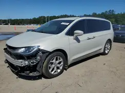 2C4RC1EG3HR796884 2017 CHRYSLER PACIFICA
