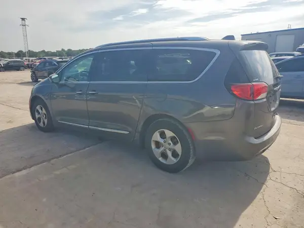 2C4RC1EG3HR803719 2017 CHRYSLER PACIFICA - Image 2