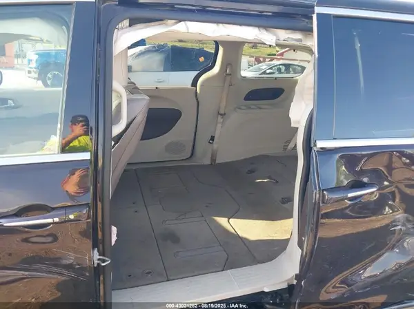 2C4RC1EG3JR100868 2018 CHRYSLER PACIFICA - Image 8