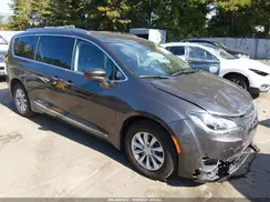 2C4RC1EG3JR108517 2018 CHRYSLER PACIFICA