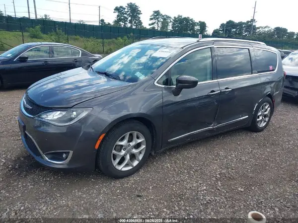 2C4RC1EG3JR110042 2018 CHRYSLER PACIFICA - Image 2