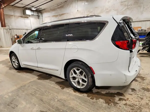 2C4RC1EG3JR113846 2018 CHRYSLER PACIFICA - Image 2