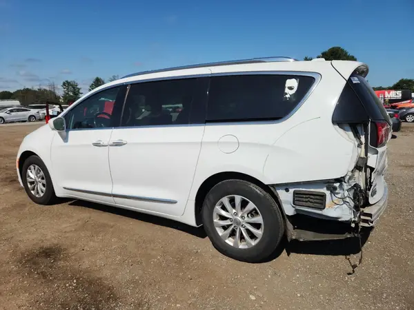 2C4RC1EG3JR131294 2018 CHRYSLER PACIFICA - Image 2