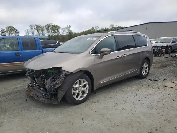 2C4RC1EG3JR132641 2018 CHRYSLER PACIFICA - Image 1