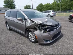 2C4RC1EG3JR144126 2018 CHRYSLER PACIFICA