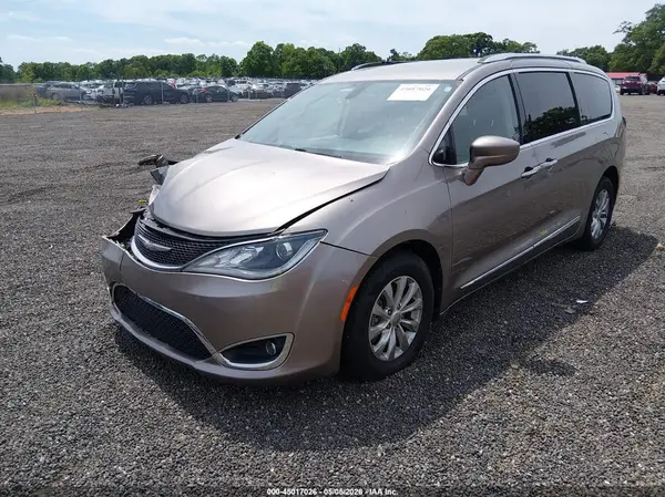 2C4RC1EG3JR144126 2018 CHRYSLER PACIFICA - Image 2