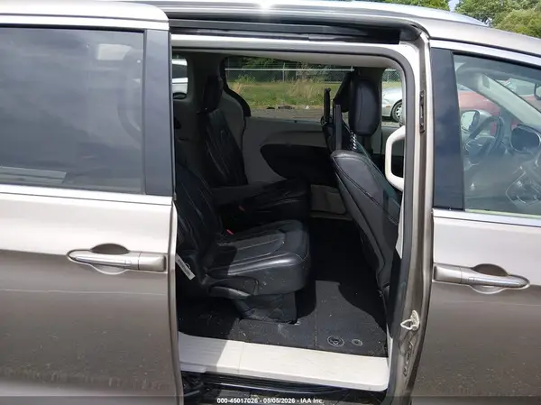 2C4RC1EG3JR144126 2018 CHRYSLER PACIFICA - Image 8