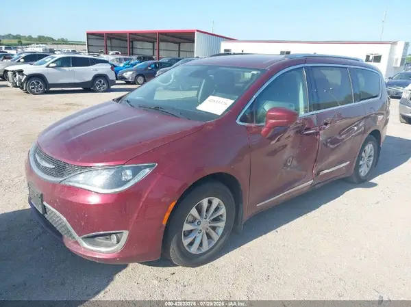 2C4RC1EG3JR218032 2018 CHRYSLER PACIFICA - Image 2