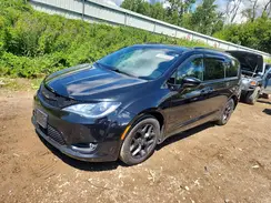 2C4RC1EG3JR228981 2018 CHRYSLER PACIFICA