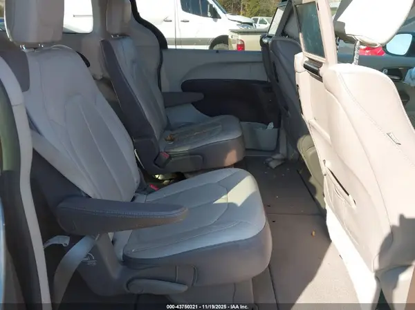 2C4RC1EG3JR257235 2018 CHRYSLER PACIFICA - Image 8