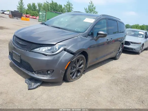 2C4RC1EG3JR260281 2018 CHRYSLER PACIFICA - Image 2