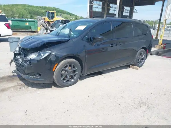 2C4RC1EG3JR261737 2018 CHRYSLER PACIFICA - Image 2