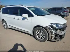 2C4RC1EG3JR315828 2018 CHRYSLER PACIFICA