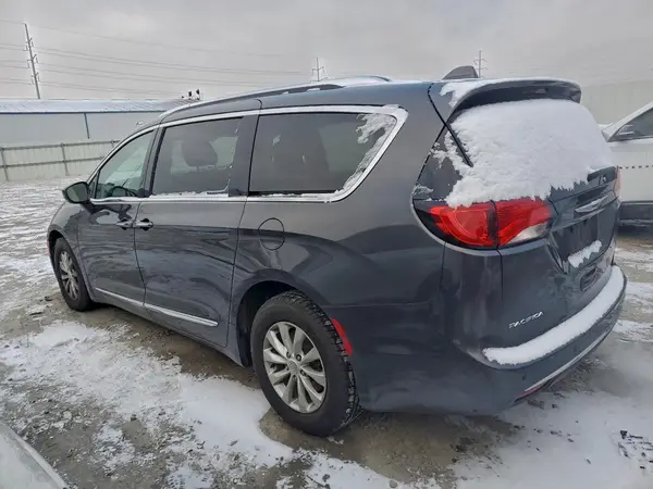 2C4RC1EG3JR333570 2018 CHRYSLER PACIFICA - Image 2