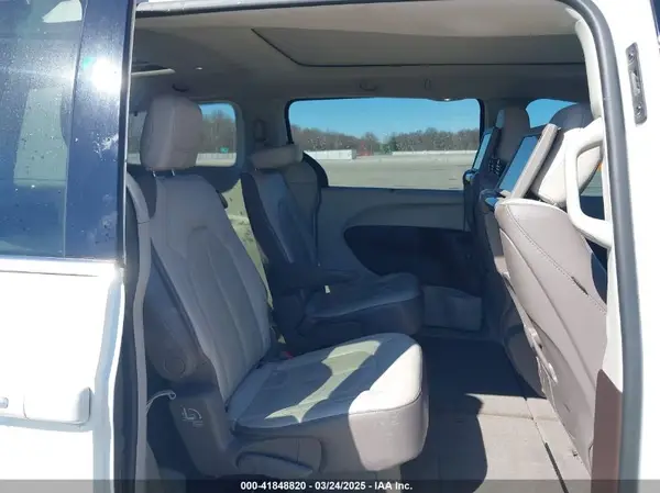 2C4RC1EG3JR354886 2018 CHRYSLER PACIFICA - Image 8
