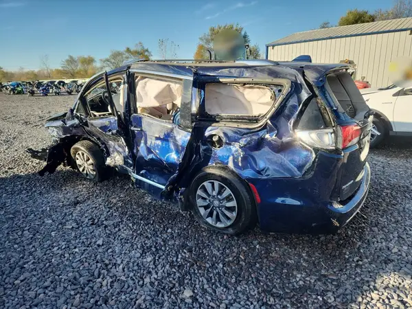 2C4RC1EG3KR599740 2019 CHRYSLER PACIFICA - Image 2