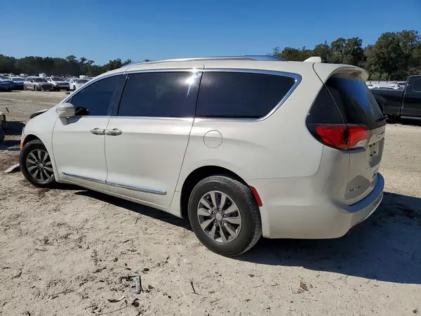 2C4RC1EG3KR615774 2019 CHRYSLER PACIFICA - Image 2