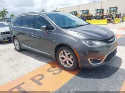 2C4RC1EG3KR675568 2019 CHRYSLER PACIFICA