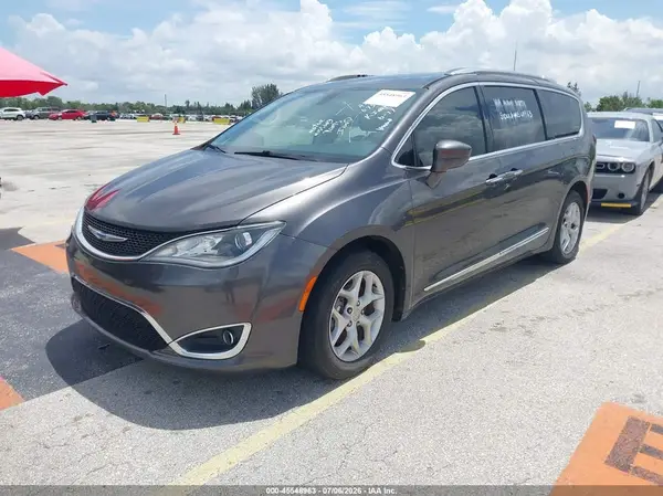 2C4RC1EG3KR675568 2019 CHRYSLER PACIFICA - Image 2